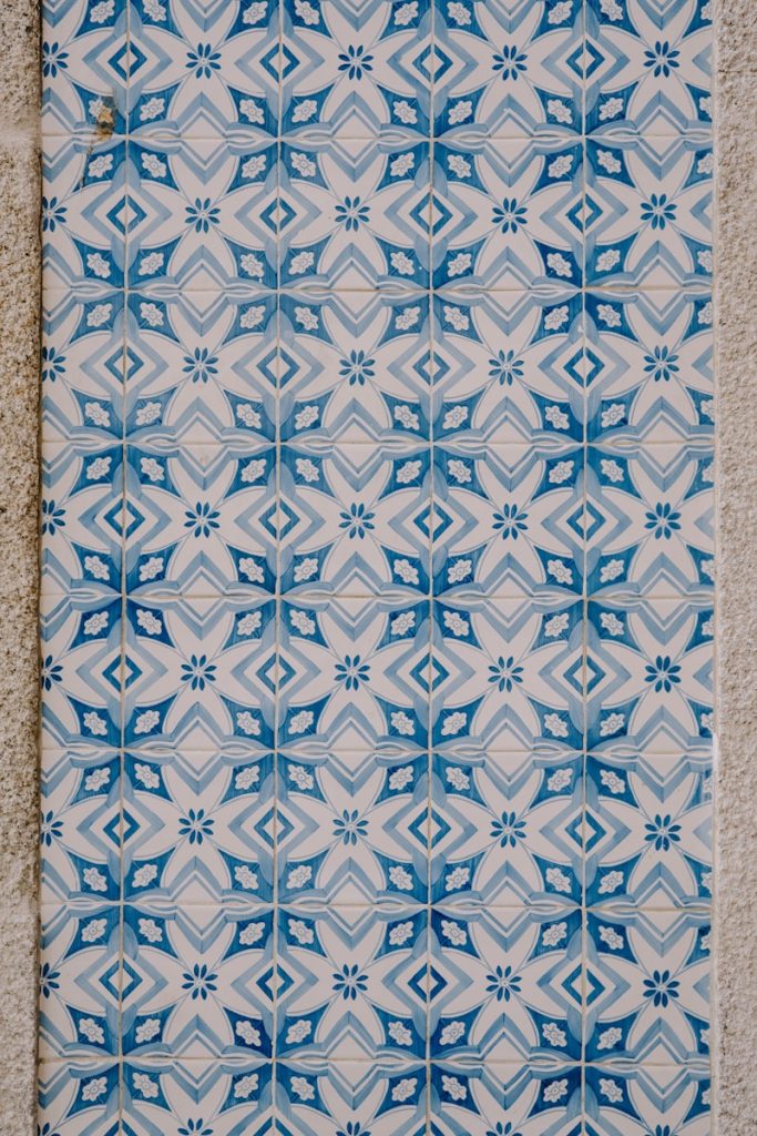 Techniques de pose du carrelage en céramique : astuces pour un résultat parfait